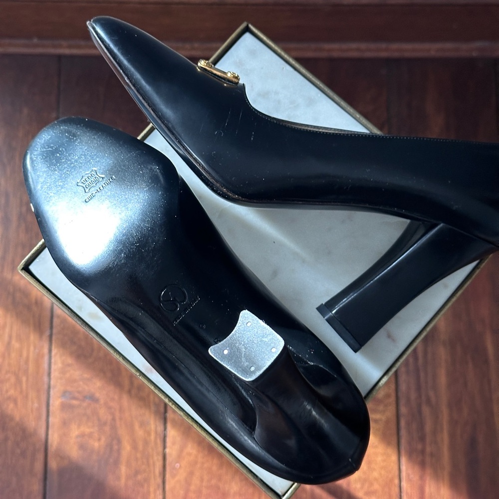 St John Black Leather Pumps Gold Square Hardware Vintage Designer Heels - Picture 3 of 4